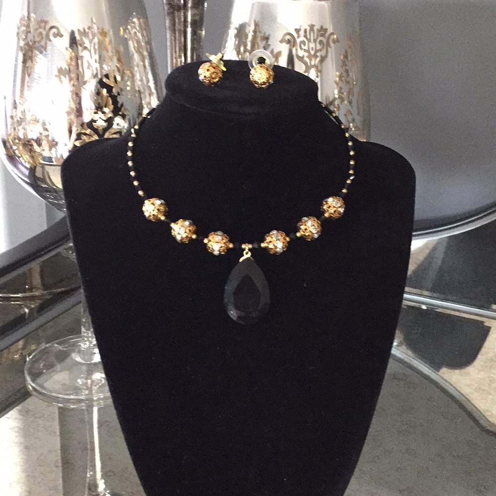 Black gold necklace and earring set